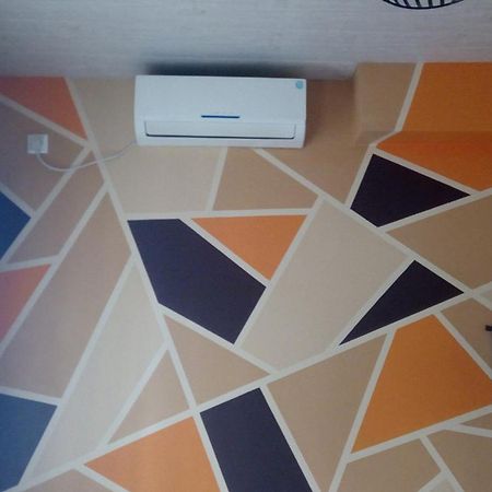 Hotel Isani Tiflis Habitación foto