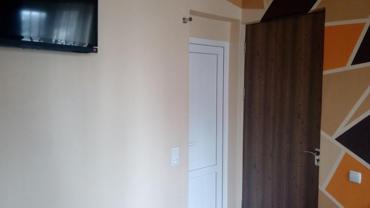 Hotel Isani Tiflis Exterior foto