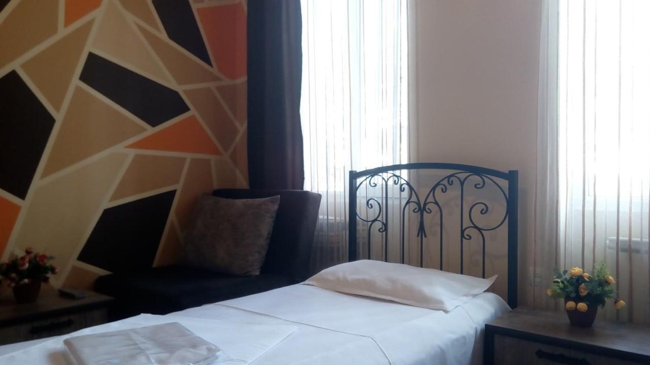 Hotel Isani Tiflis Exterior foto