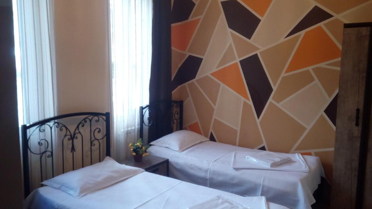 Hotel Isani Tiflis Exterior foto