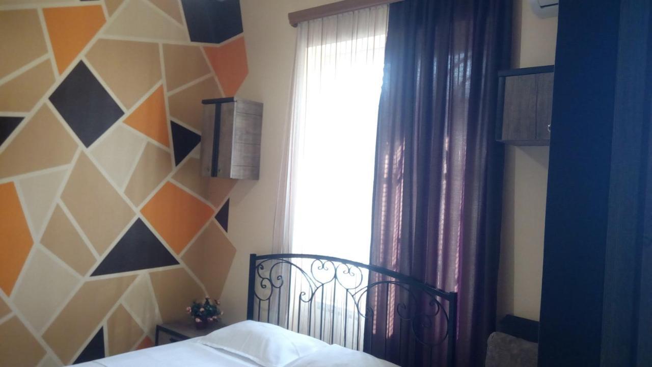 Hotel Isani Tiflis Exterior foto