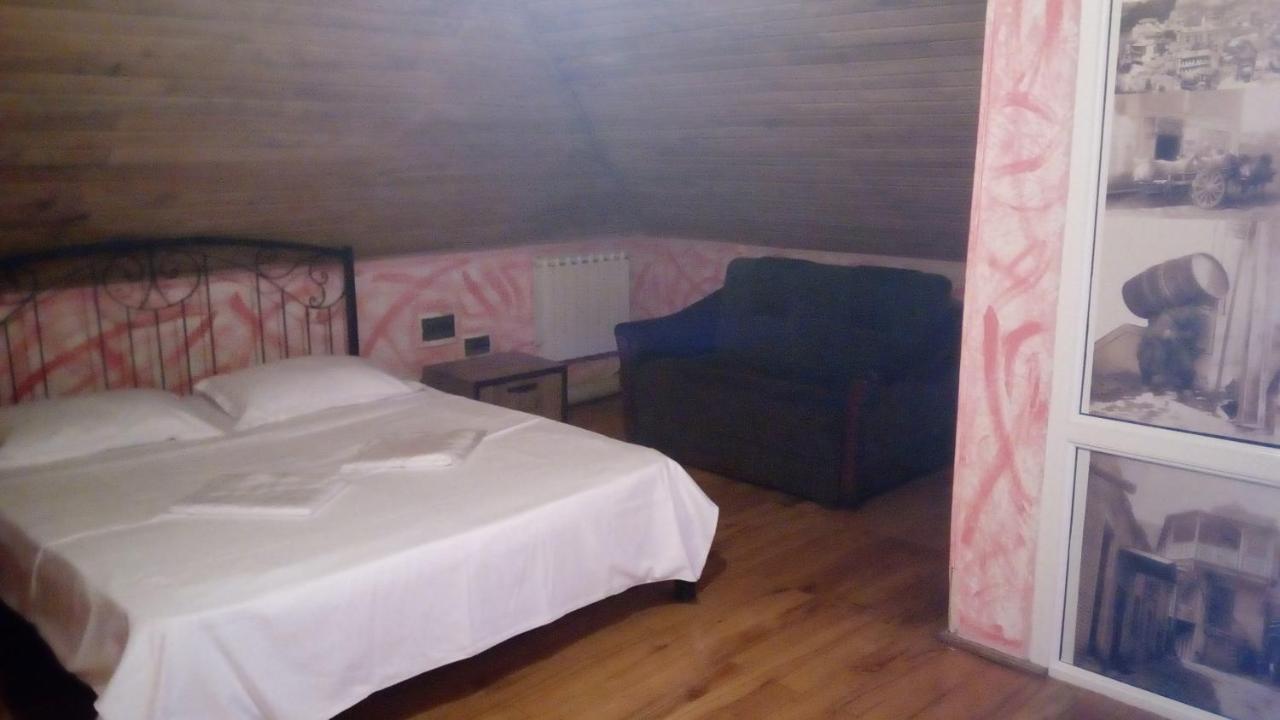 Hotel Isani Tiflis Habitación foto