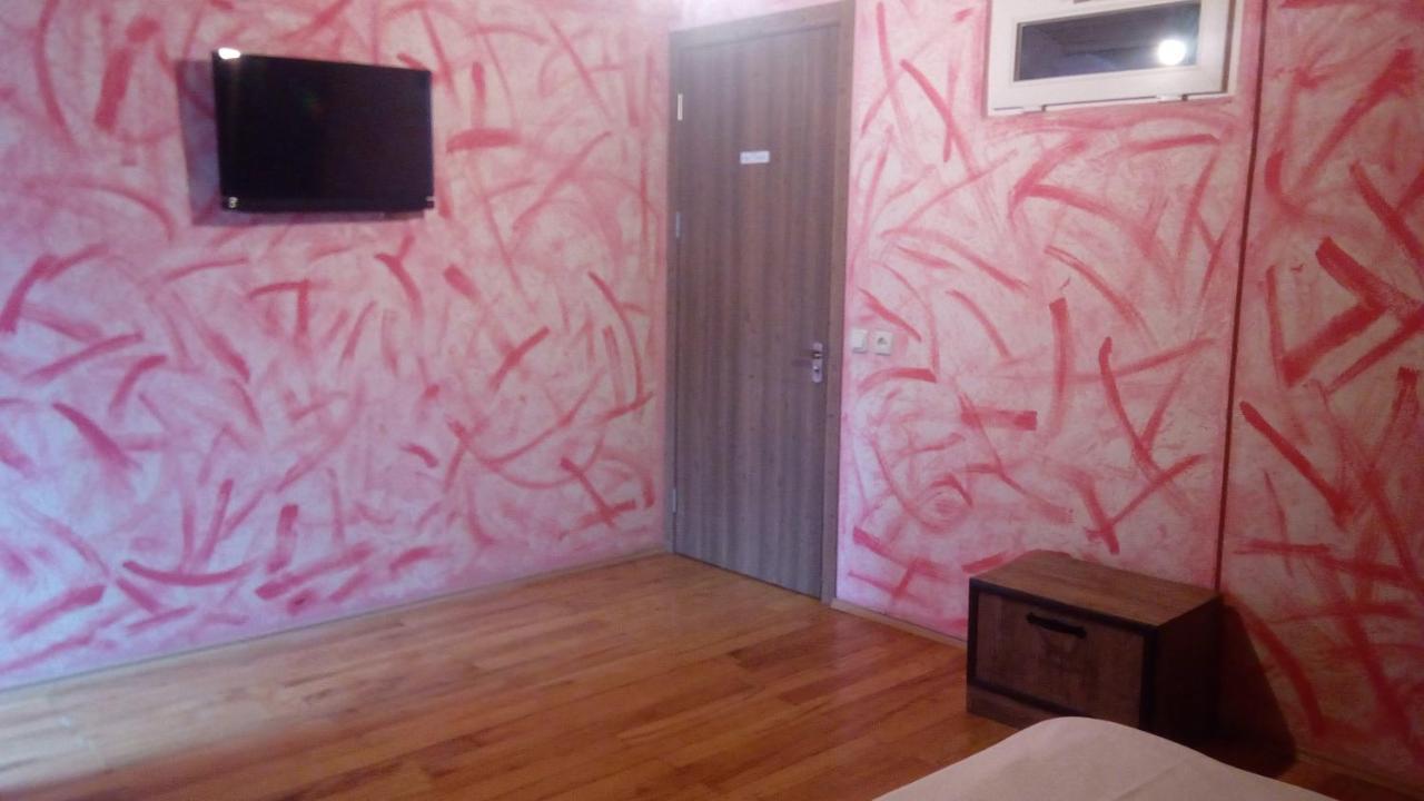 Hotel Isani Tiflis Exterior foto