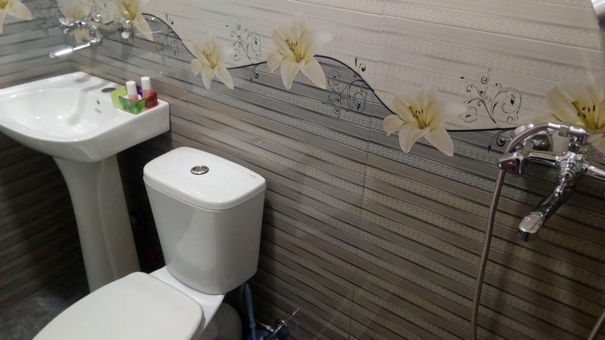 Hotel Isani Tiflis Habitación foto