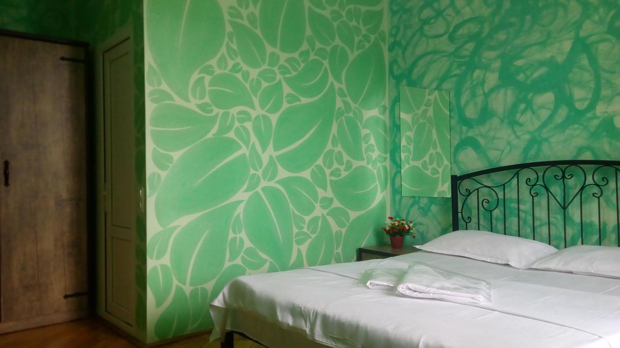 Hotel Isani Tiflis Habitación foto