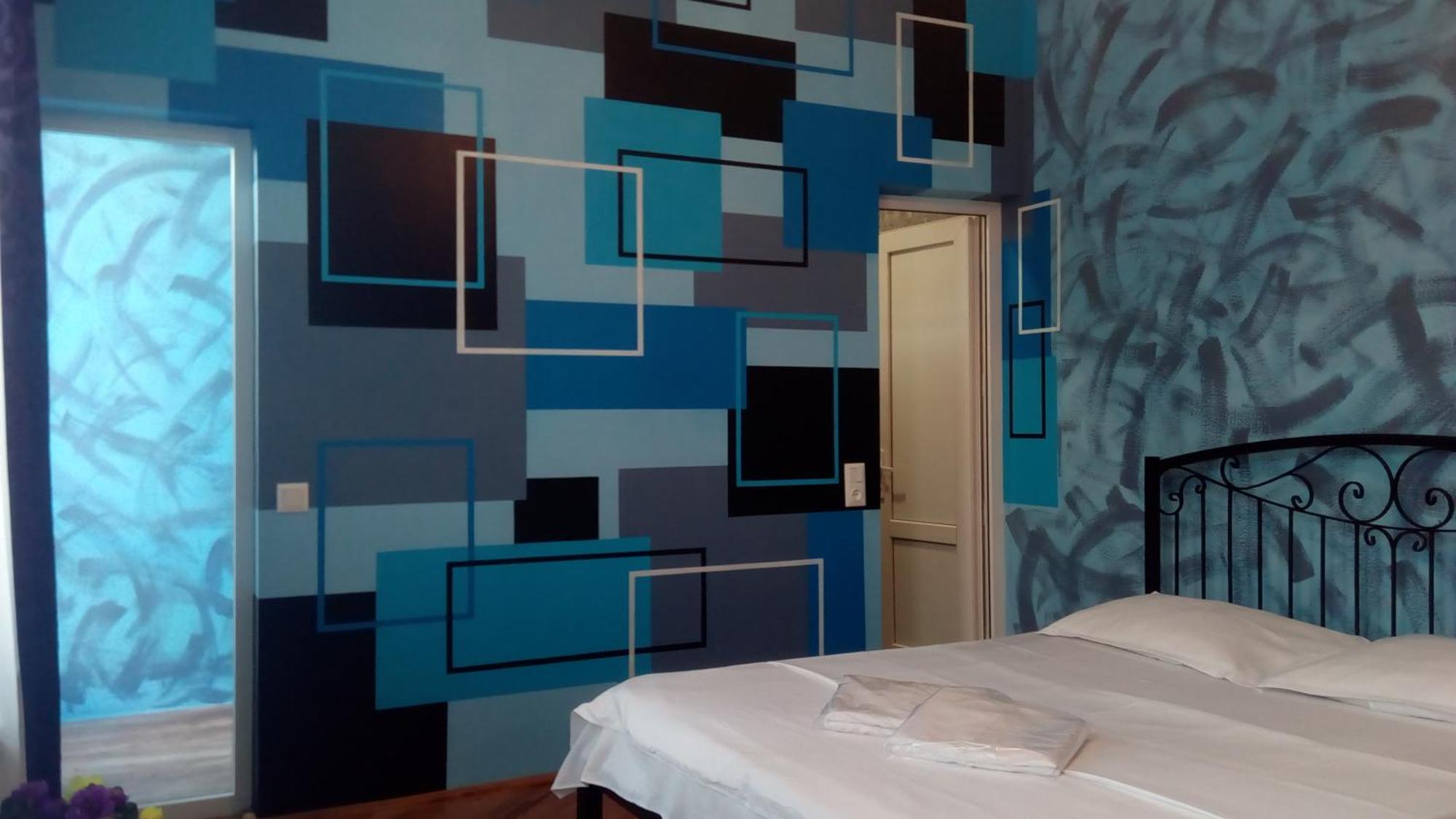 Hotel Isani Tiflis Habitación foto
