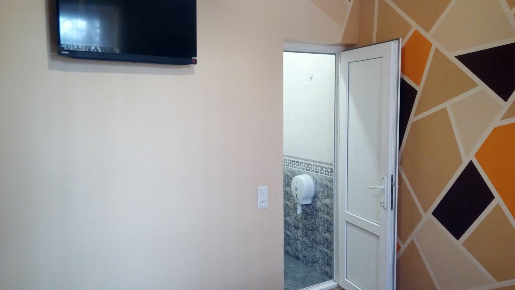 Hotel Isani Tiflis Habitación foto