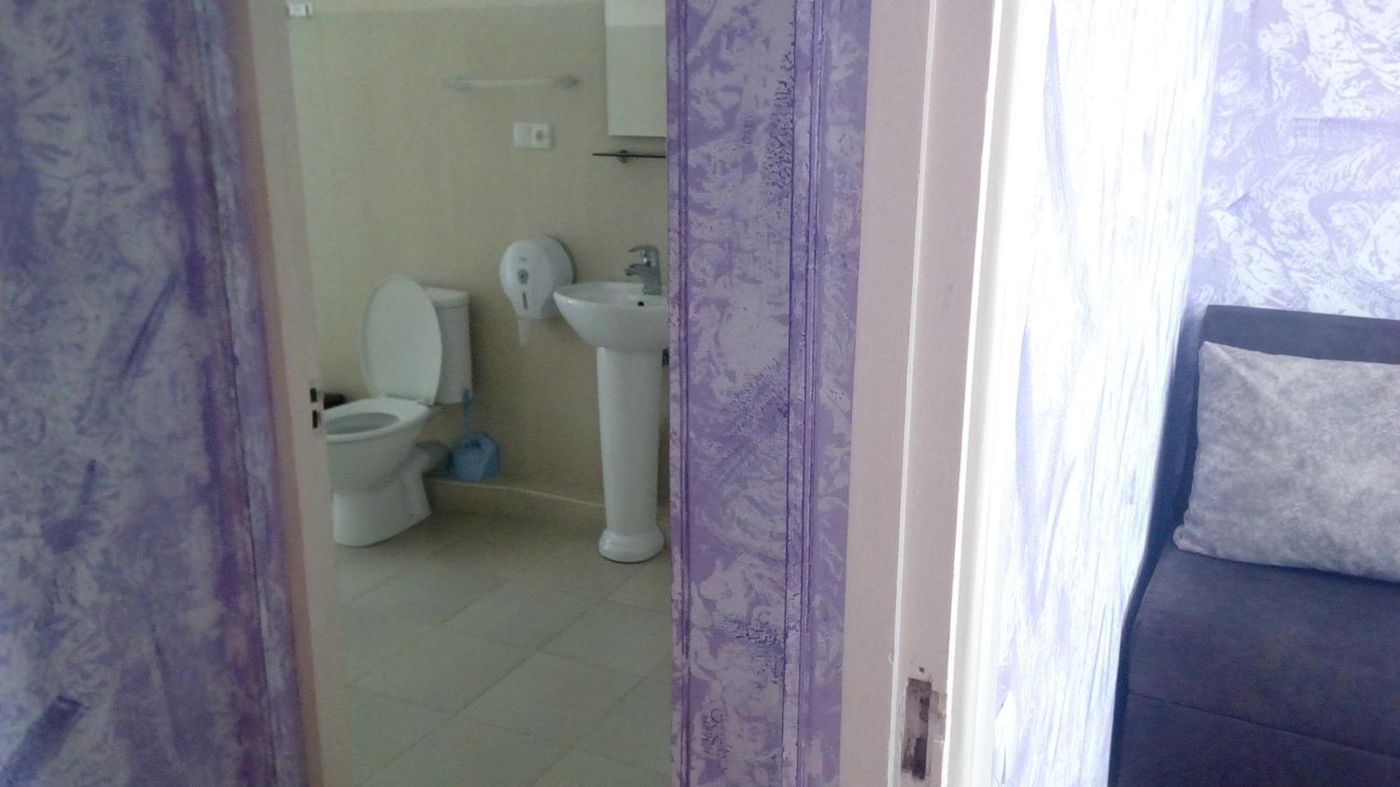 Hotel Isani Tiflis Habitación foto