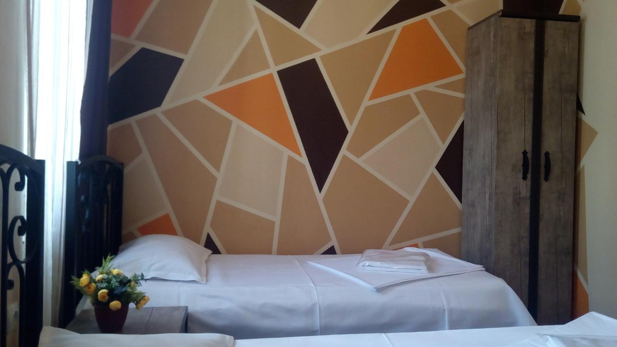 Hotel Isani Tiflis Habitación foto